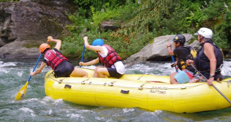 カヌーテラフティング