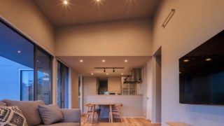 ㈱ナルミクリエイト